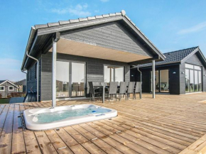 Sea view Holiday Home in Jutland with Outdoor Whirlpool
